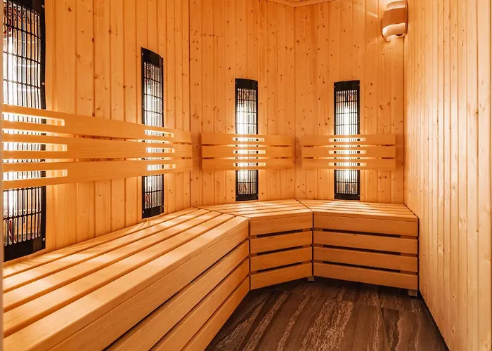 Green Apartment Pool Sauna Parking Free